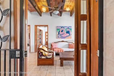 condo CARSHAMEL