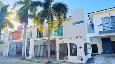 Casa Rio Santiago