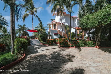 Casa Caracol Estate