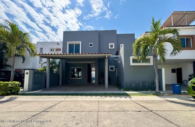 Los Cedros