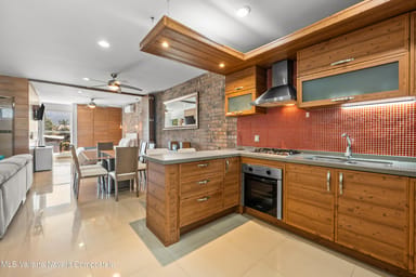 Loft 256