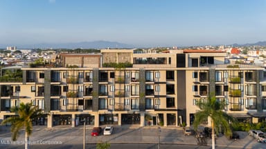Condo Robert