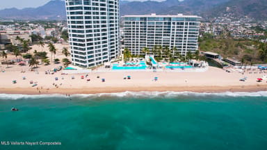 Harbor 171 Ocean front Living