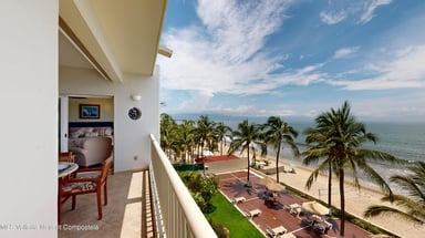 Condo Krystal