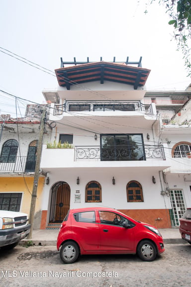 CASA AQUILES