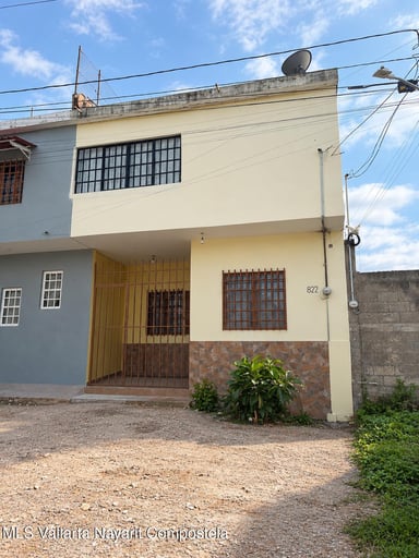 Casa Amarilla
