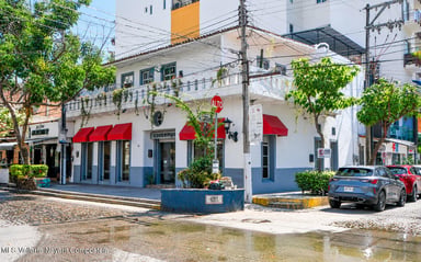 Esquina Comercial Espectacular